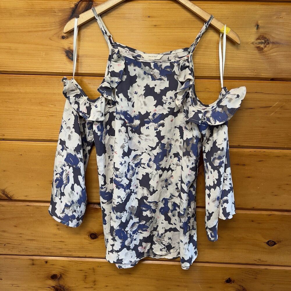 Sim & Sam Cold Shoulder Flutter Sleeve Ruffle Blouse Top Blue Floral SIZE M